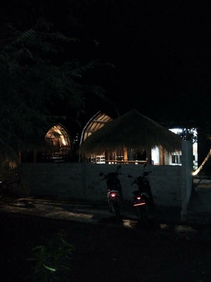Bale Hostel Kuta  Exterior photo